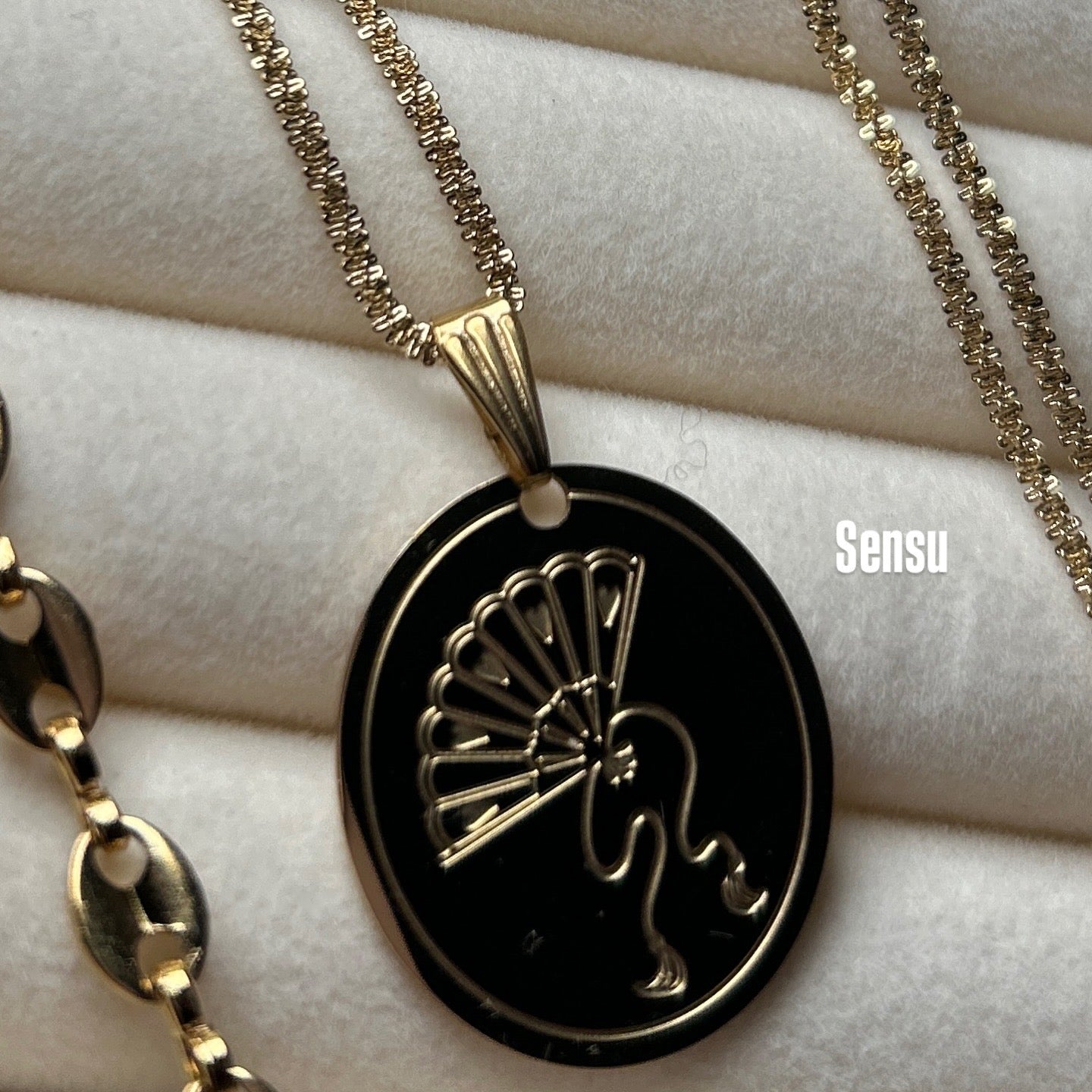 Collana con ciondolo Sensu